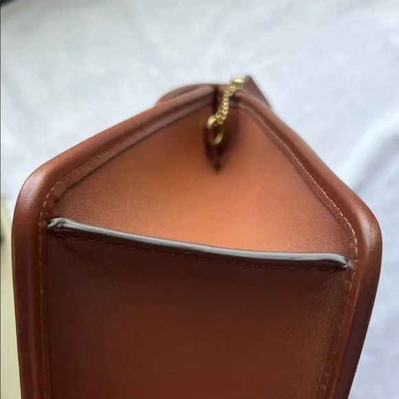 Coach Willis top handle. Tan Brown Leather Top Handle Satchel with Gold Turnlock - Picture 5 of 11